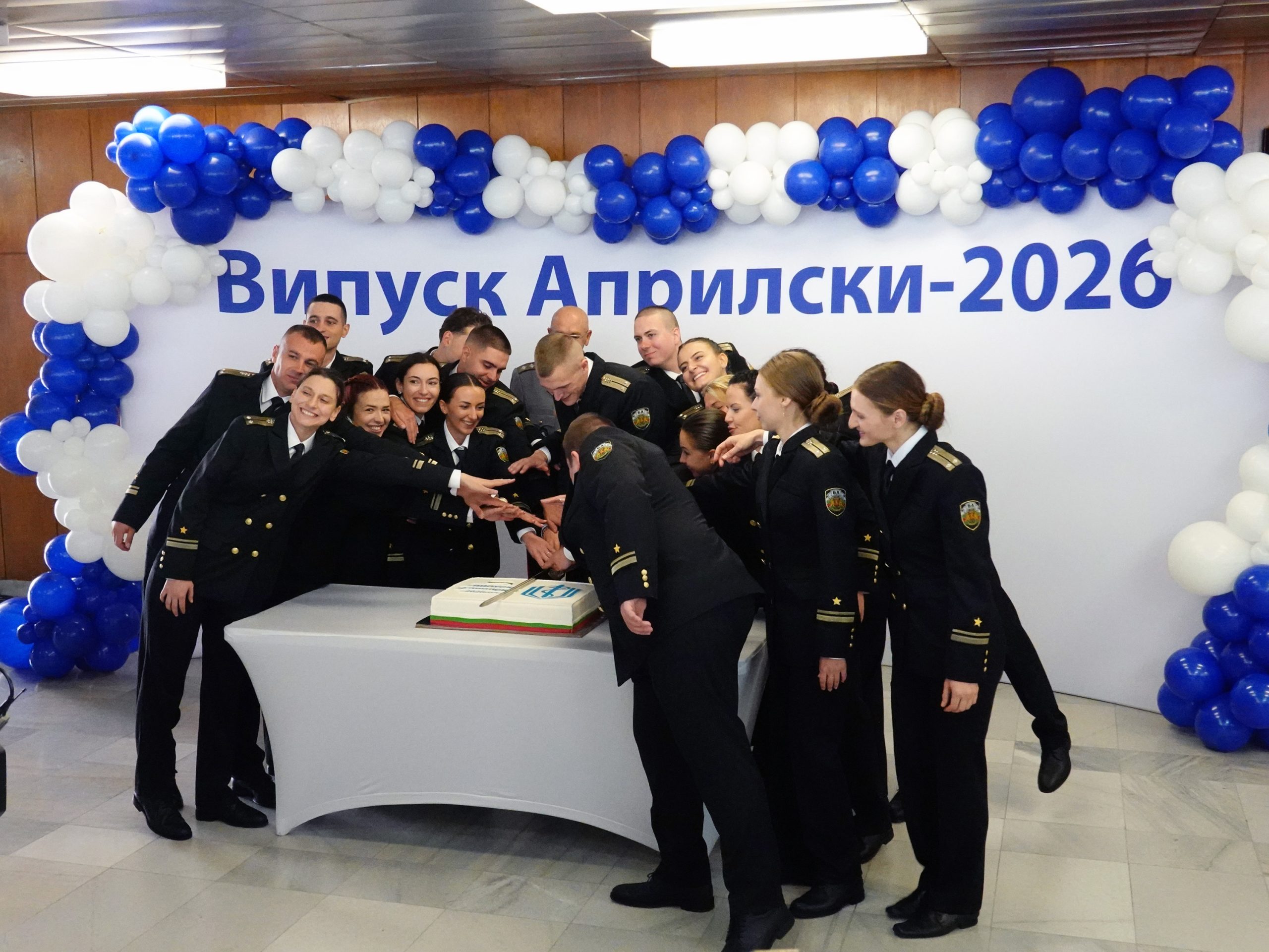 Исторически випуск военни лекари на ВВМУ: Лейтенант Благовест Лигов получи първия „Златен Хипократ“